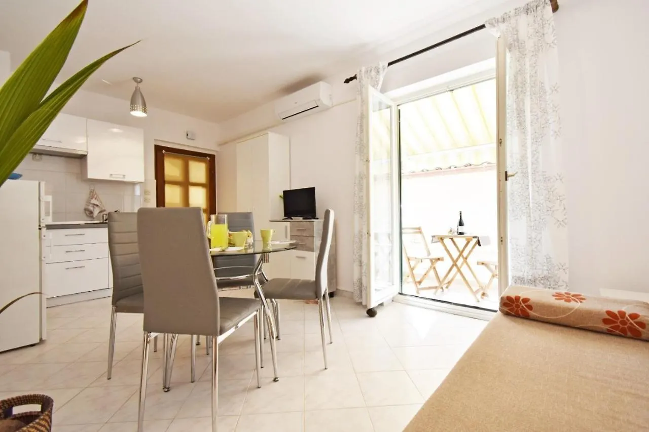 Apartments With Wifi Rabac, Labin - 17739 라벡